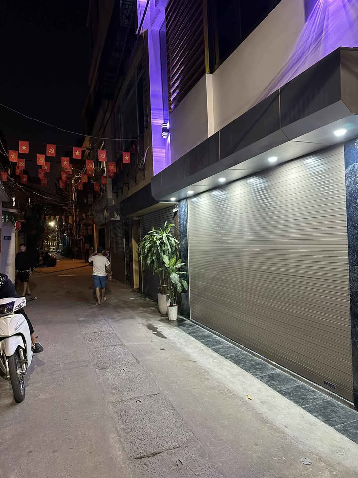 Nhà lô góc Kim Ngưu, ô tô vào tận nhà, 2 mặt thoáng, mặt tiền rộng