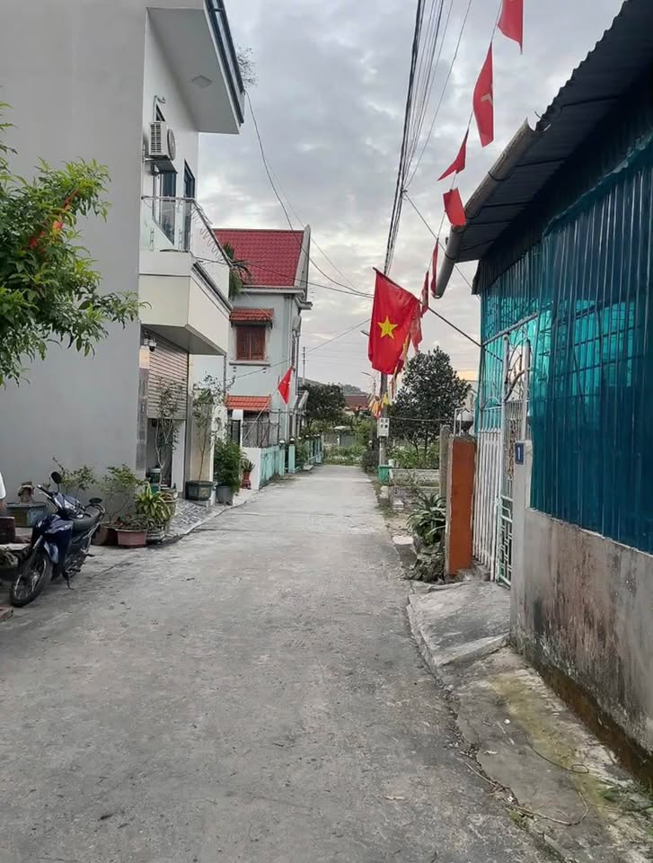 Đất vàng Cẩm Phả - sổ đỏ riêng, mặt tiền 5m, nở hậu 5,6m, giá chỉ hơn 500 triệu