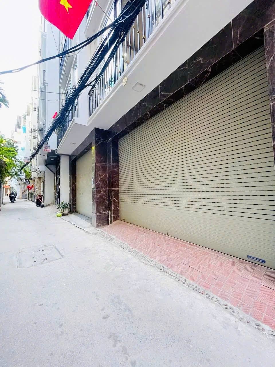 Nhà Lạc Long Quân, Tây Hồ, ấm cúng, phong thủy vượng, sẵn sàng đón chủ mới