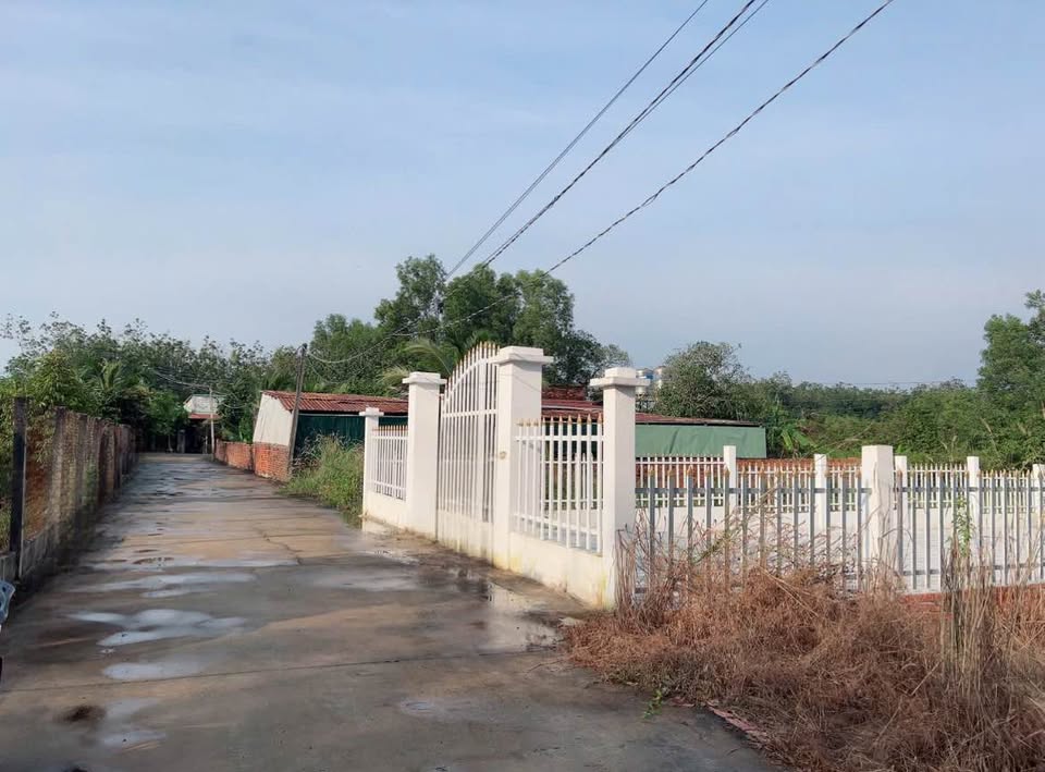 Nhà 400m2 kế trung tâm xã Dầu Tiếng kinh doanh vô tư, giá hời