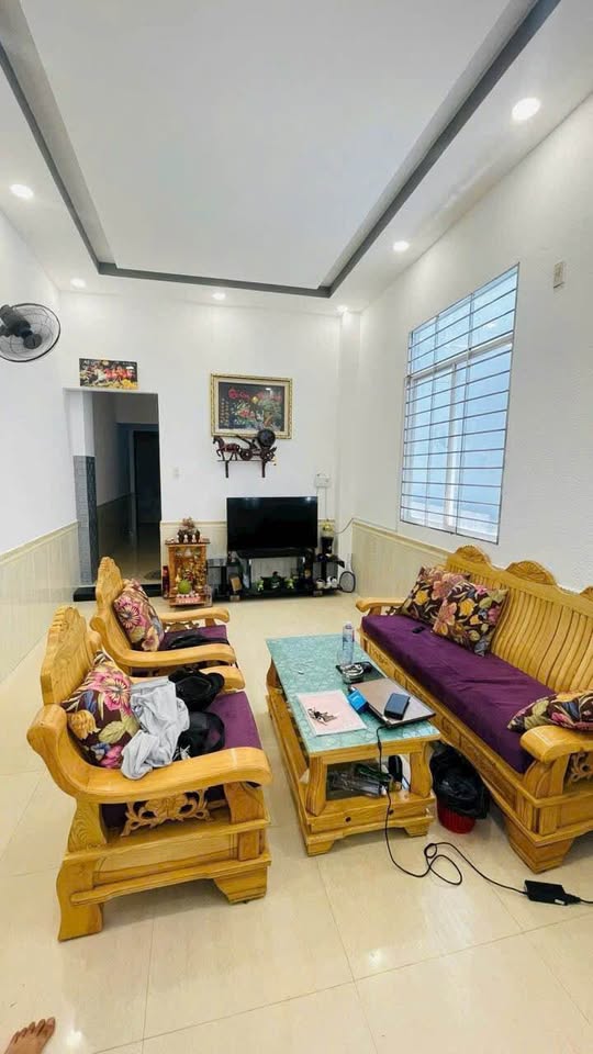 Nhà 1 trệt 2 mê gần biển Phước Long, Nha Trang, 4,25 tỷ