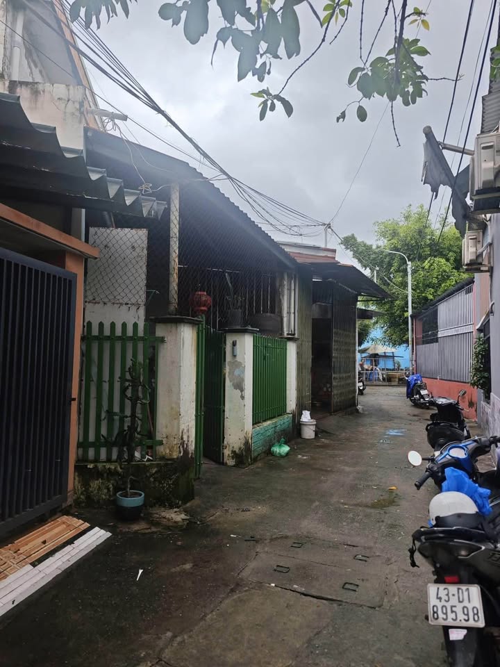 Bán nhà cấp 4 gác lửng 58m2, 2 phòng ngủ, ô tô vào tận nhà tại Nguyễn Đình Tứ, Đà Nẵng