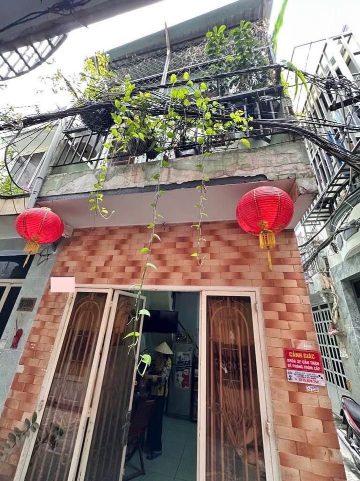 Góc Trần Xuân Soạn, Quận 7 nhà 2 tầng 38m2, nhỉnh 2 tỷ