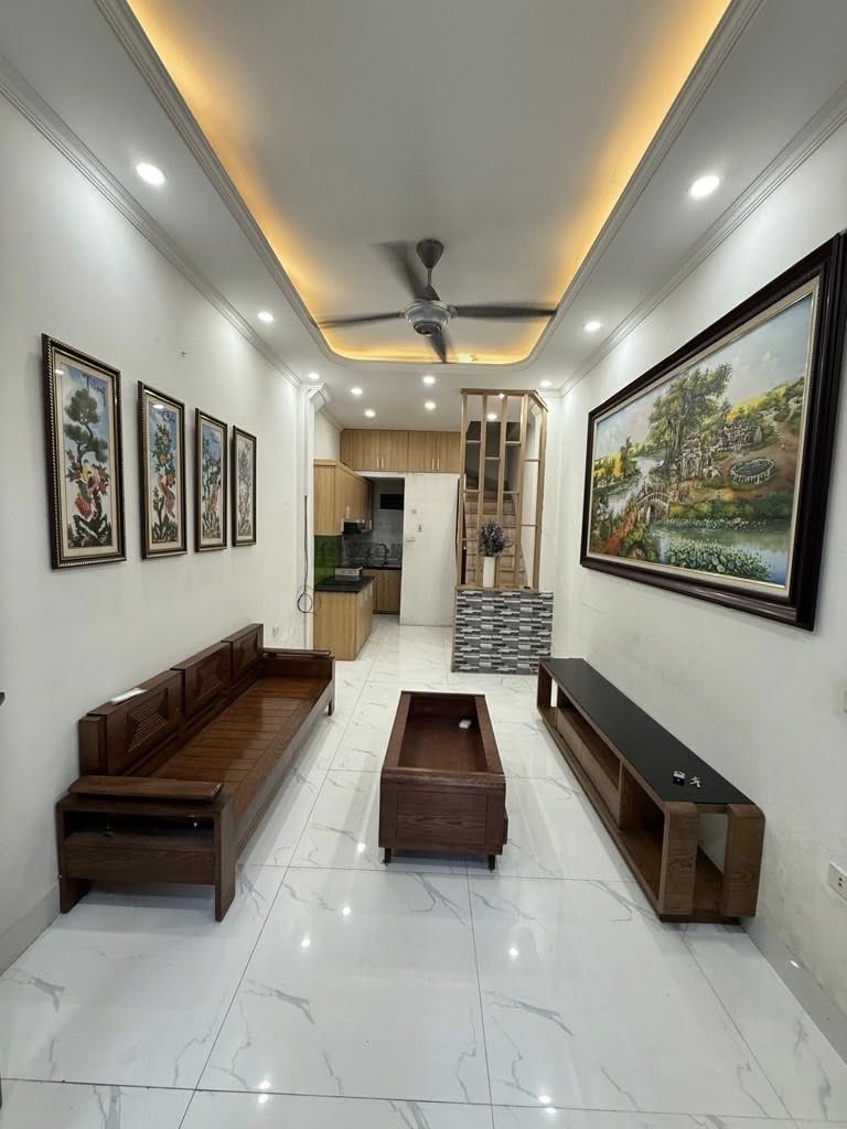 Nhà Hoàng Mai 34m2 - ngõ rộng, sổ vuông đẹp