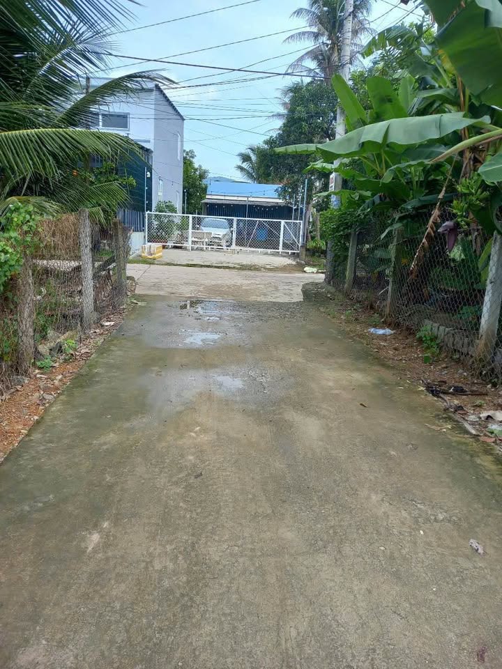 Nhà cấp 4 xinh xắn, 102m2 full thổ, giá iu thương 1.6 tỷ tại Nha Trang