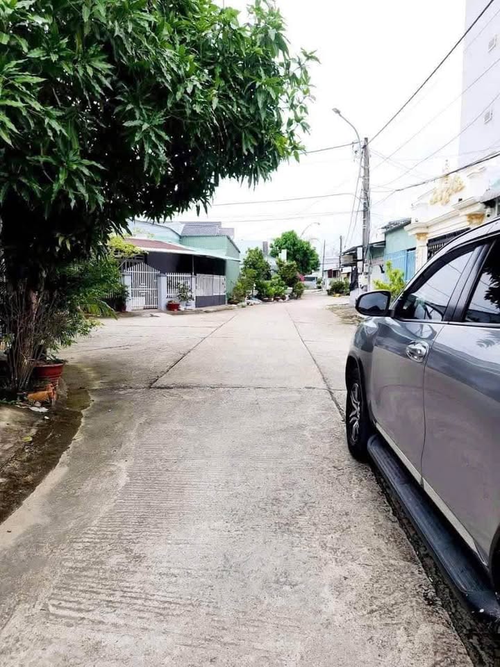 Bán nhà 1 trệt 1 lầu đường 18B Bình Chánh, hẻm 6m, giá tốt