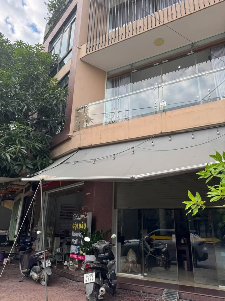 Nhà 3 tầng 2 mặt tiền, cổng chợ, dòng tiền xịn sò