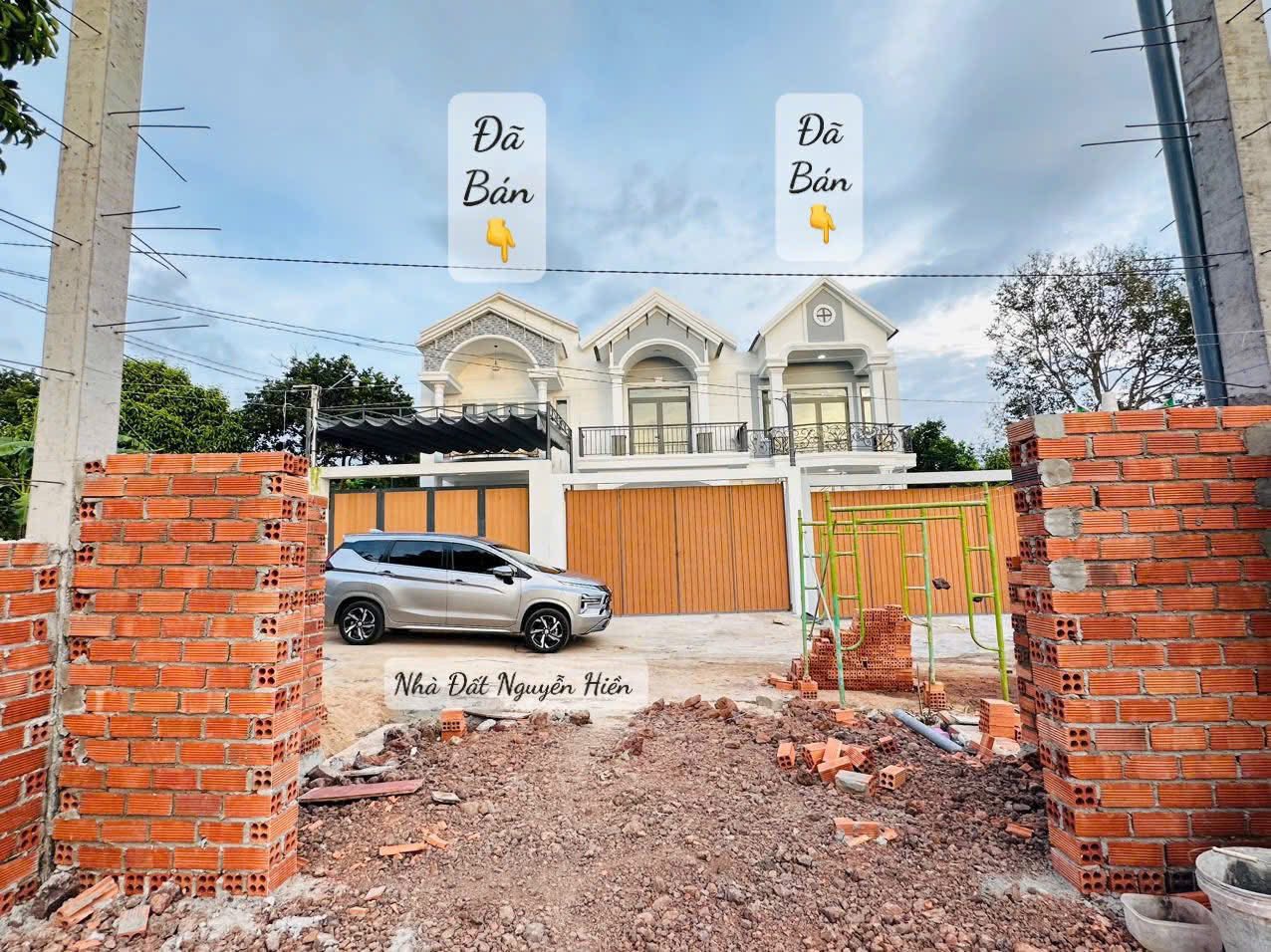 Nhà 1 trệt 1 lầu, 3 phòng ngủ giá chỉ 2,63 tỷ tại Long Khánh