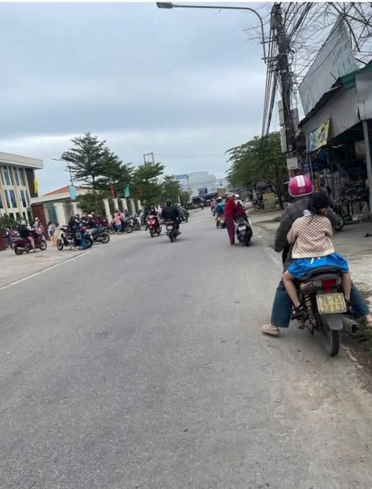 Siêu phẩm đất nền La Ha, gần trường học, giá siêu yêu