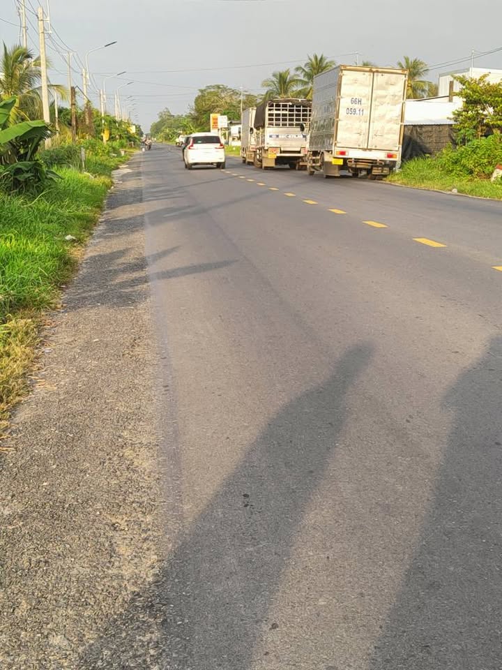 Nhà mặt tiền Quốc Lộ 1A, ngang 4m, dài 39m, giá 650 triệu