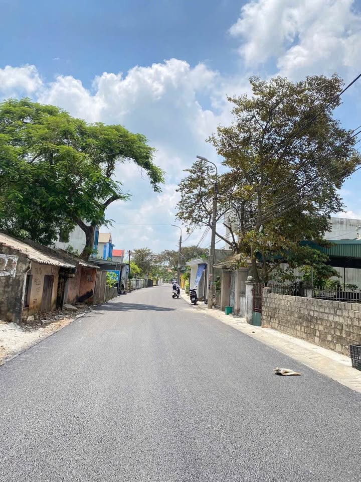 Bán đất 90m2 mặt tiền 5m, đường 10m, trục chính Thanh Chương, Quảng Thành