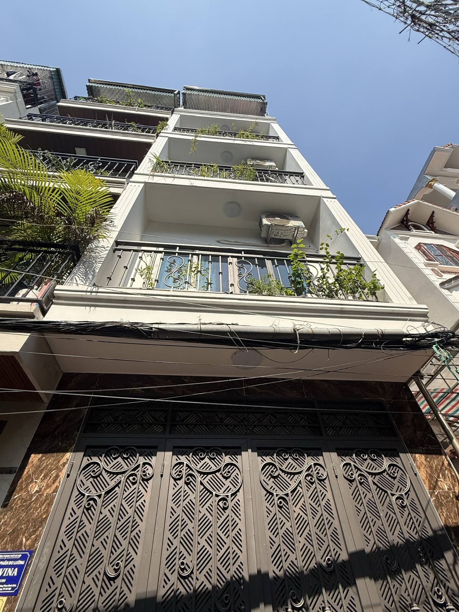 Nhà La Khê Hà Đông 40m2, 4 tầng đầy đủ nội thất, ô tô lùi cửa, ngõ thông