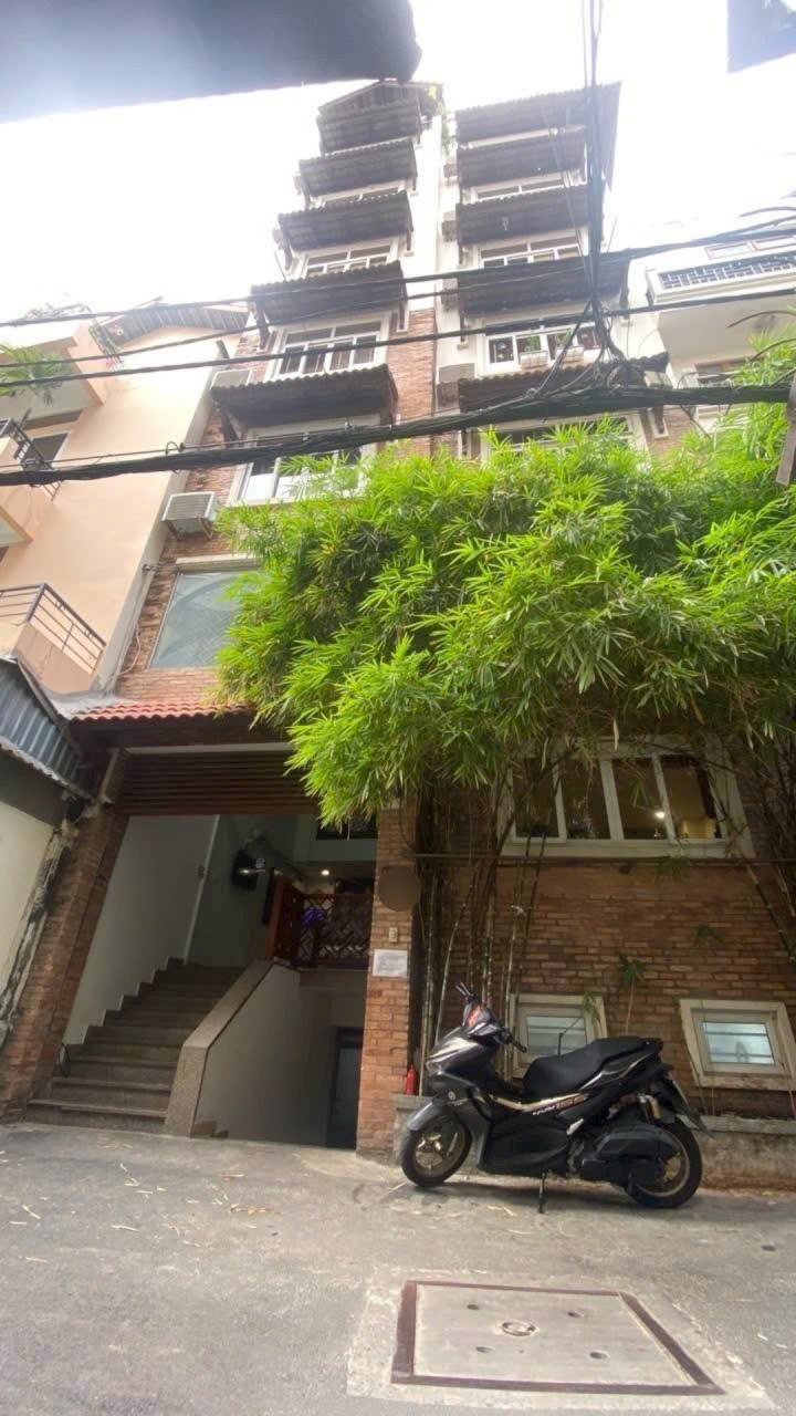 Căn hộ dịch vụ "hái ra tiền" ngay trung tâm Phú Nhuận, 90m2, dòng tiền 120 củ/tháng