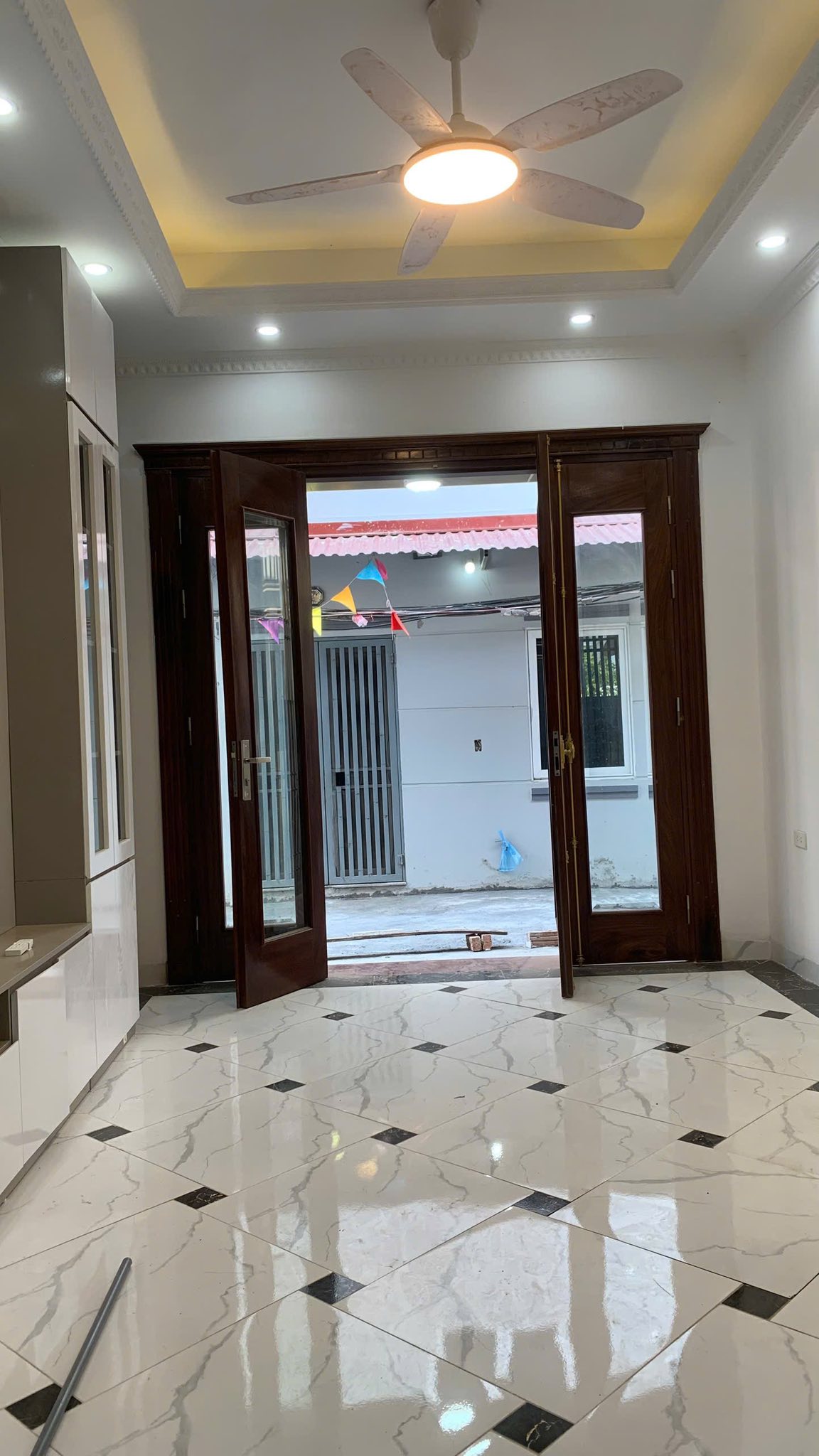 Cho thuê nhà 3 ngủ mới tinh, ô tô đỗ cửa chỉ 8 triệu/tháng