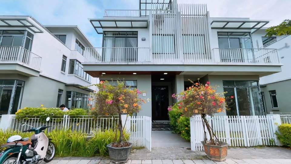 Biệt thự 3 tầng Eco Garden, 160m2, hoàn thiện nội thất sang trọng, sẵn sàng đón chủ nhân mới