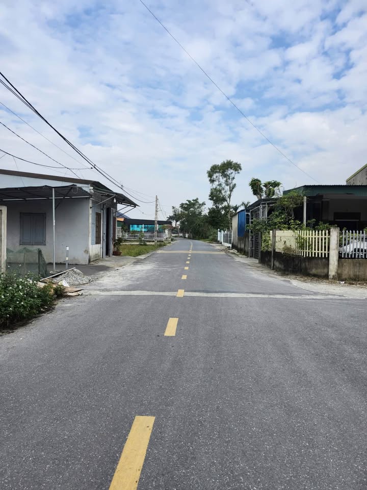 Bán đất đường nhựa 108m² mặt tiền 6m, hướng Đông Nam, phường Vinh Lộc, thành phố Vinh