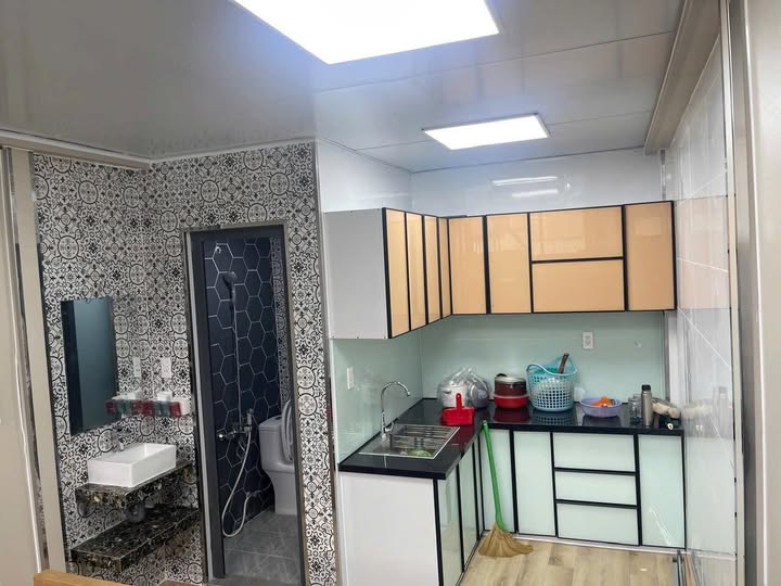 Cho thuê nhà 2 phòng ngủ, 2 WC, đường Hiệp Thành 17, Quận 12