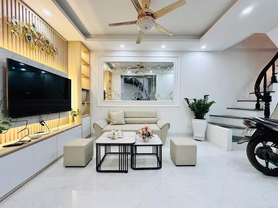 Nhà Phố Tôn Đức Thắng 4 tầng thơ mộng, ngõ rộng gần phố, 25m², giá 5.75 tỷ