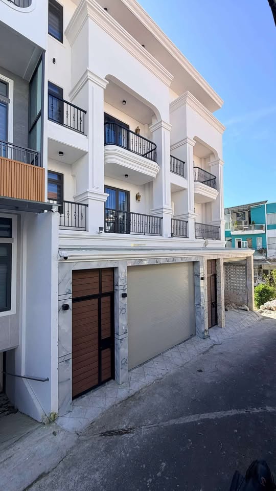 Villa 5 tầng 5 phòng, hẻm ô tô 6m, Phù Đổng Thiên Vương, Đà Lạt