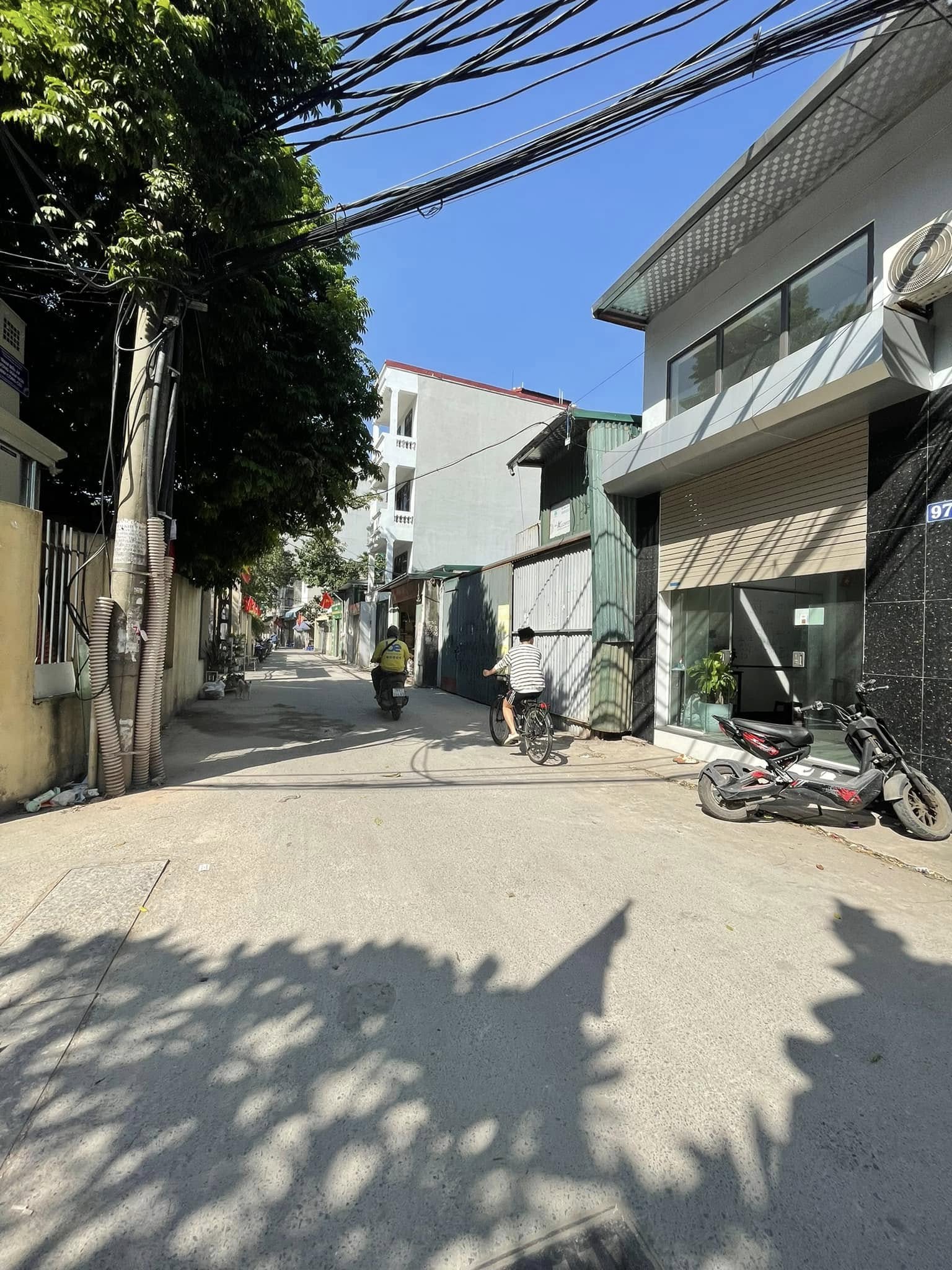 Siêu phẩm nhà đẹp gần hồ Định Công, sở hữu tới 2 mặt thoáng mát, mang lại không gian sống trong lành