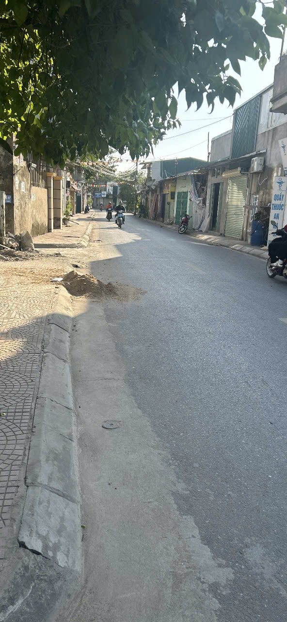 Nhà 5 tầng ở Thanh Oai ngõ nông, gần đường lớn, giá hời