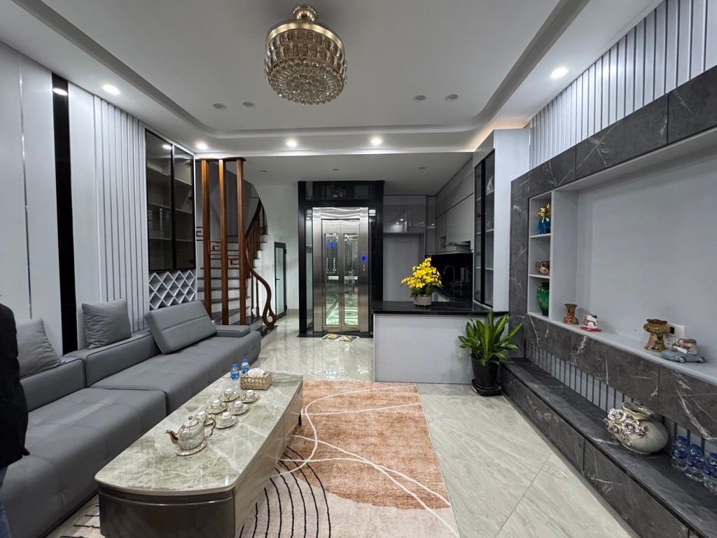 Nhà 6 tầng Bồ Đề ở sướng, đi sướng, ngắm cảnh sướng