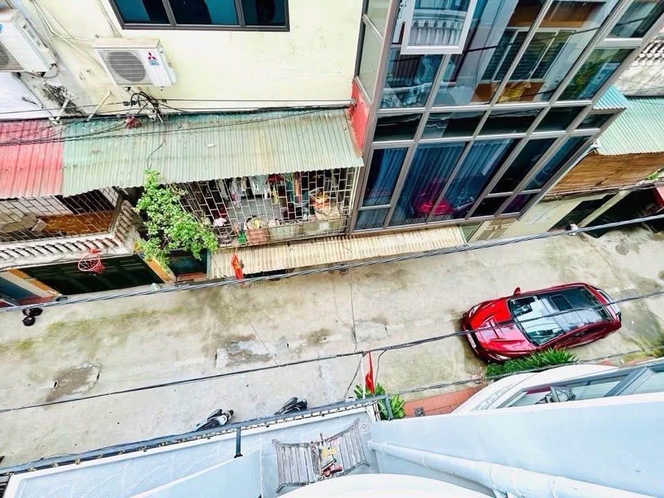 Tìm đâu ra căn nhà 4 tầng mới đẹp, lô góc 2 mặt thoáng, ô tô đỗ cửa mà giá lại "hời" đến thế