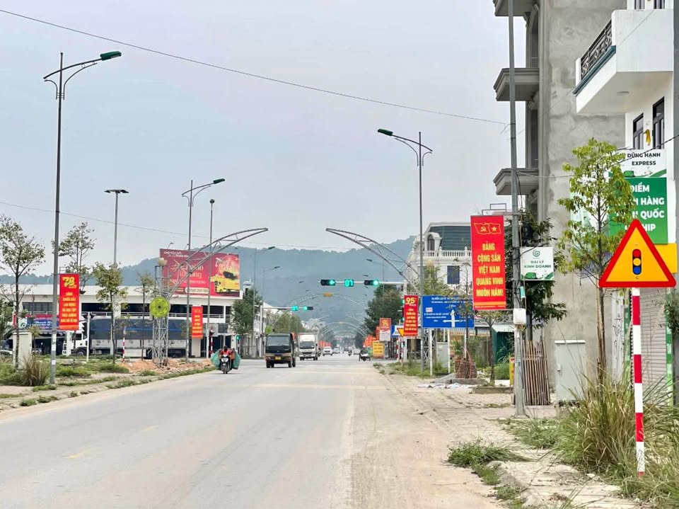 Đất vàng mặt chợ đầu mối phía Tây, kinh doanh bất tận