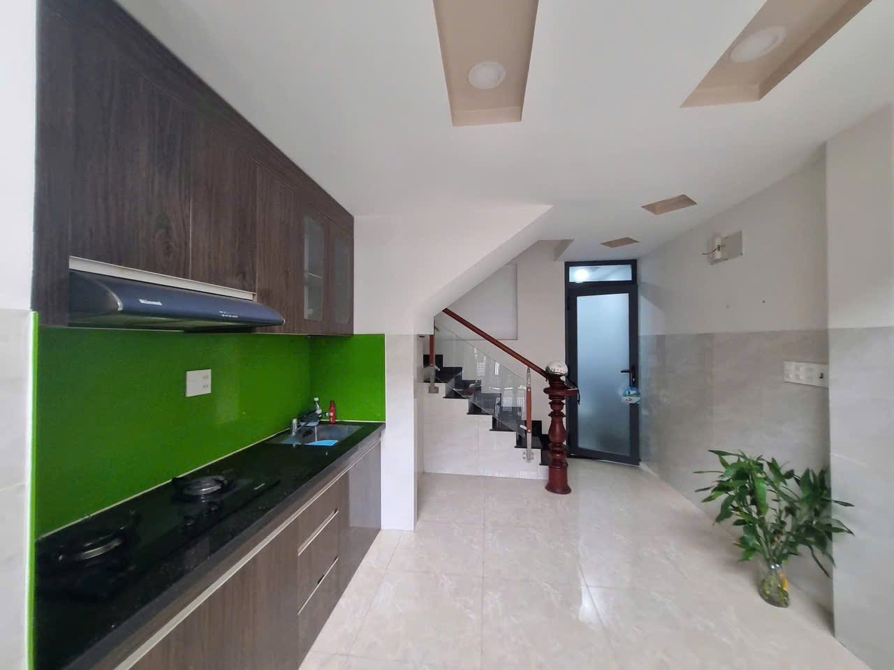 Nhà Bình Thạnh 4 ngủ, 4 vệ sinh, 2 ban công, giá iu thương 13.5 triệu/tháng