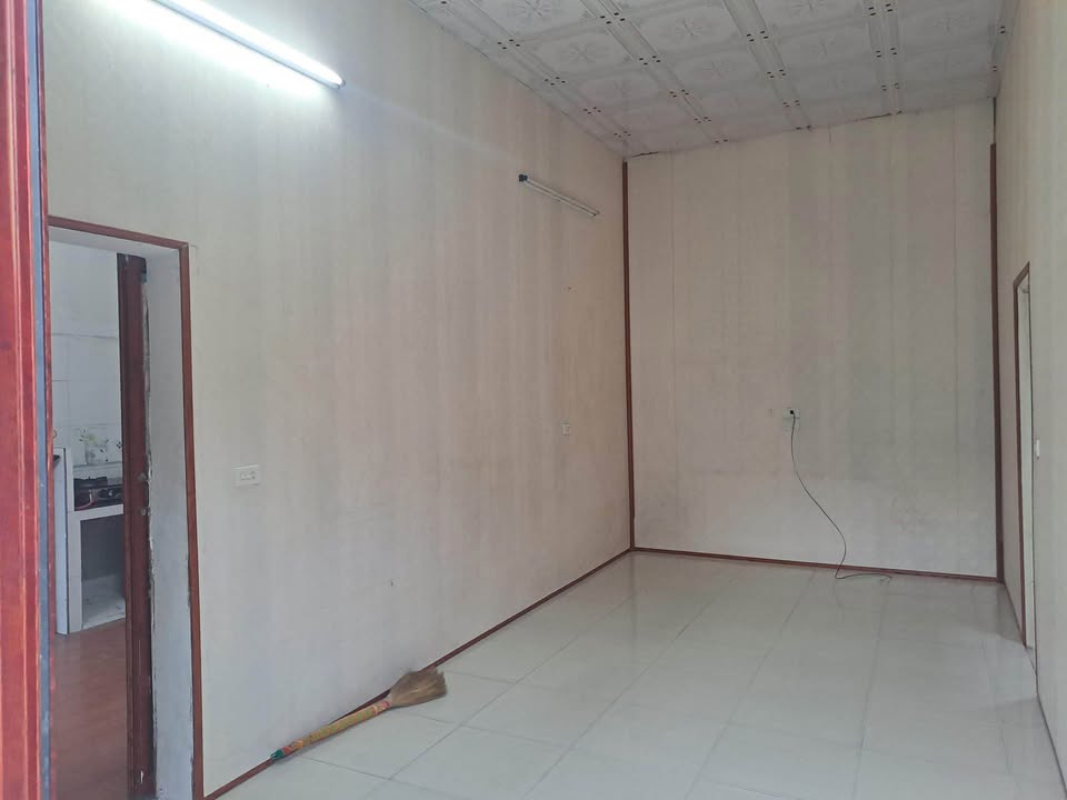 Cấp 4, diện tích 65,8m2, mặt tiền 9m, gần Nguyễn Công Trứ, Tam Điệp