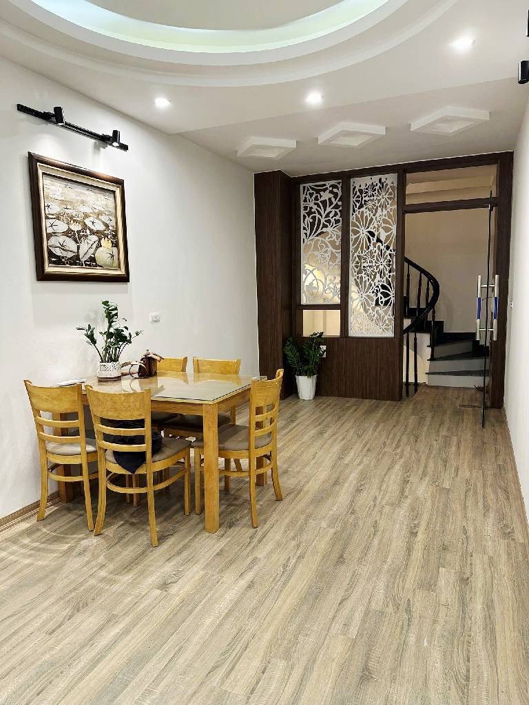 Đội Cấn nhà đẹp kinh doanh, ngõ thông, nội thất đầy đủ, giá tốt