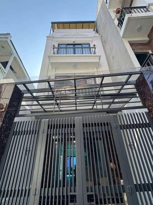 Nhà Thạch Bàn, Long Biên - Ô tô đỗ cửa, 68m2 x 4 tầng, 11 tỷ