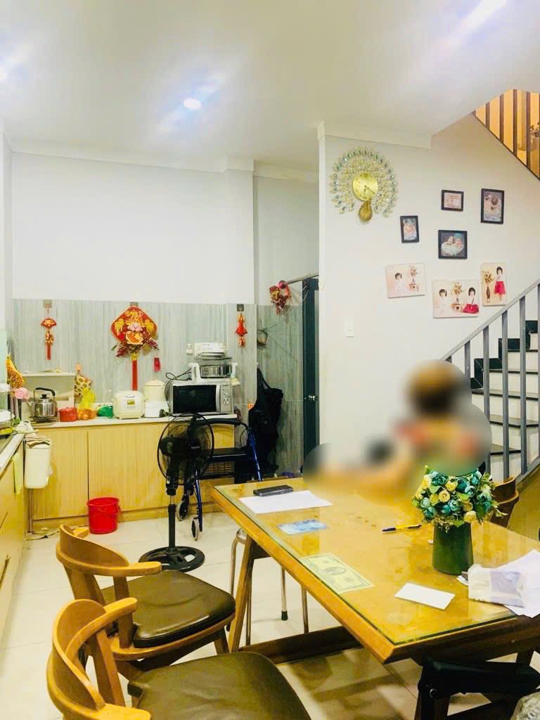 Nhà hẻm 1 sẹc Phan Văn Trị, Bình Thạnh 4 tầng, mặt tiền 6m, sổ vuông vắn