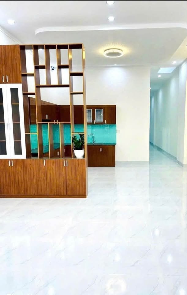 Siêu phẩm nhà lửng vừa cập bến, tọa lạc ngay khu vực sầm uất cuối đường Đồng Khởi