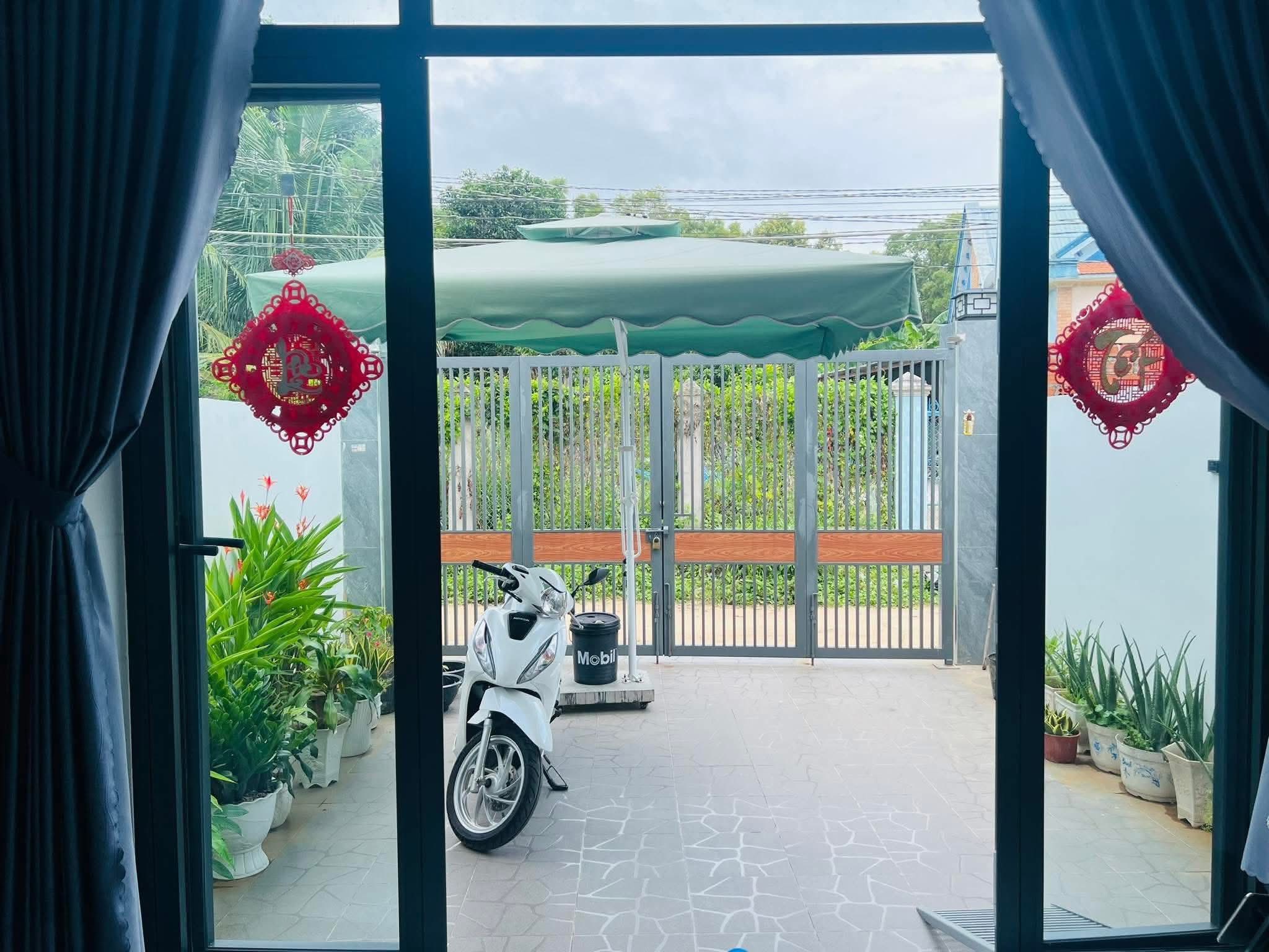 Nhà Long Hải - sổ sẵn, hướng đông nam, sân xe hơi rộng rãi