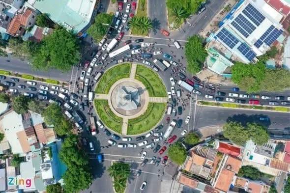 Nhà mặt tiền đường 3/2, gần bùng binh Paradise, 1 trệt 4 lầu, 15 phòng, thích hợp kinh doanh khách sạn