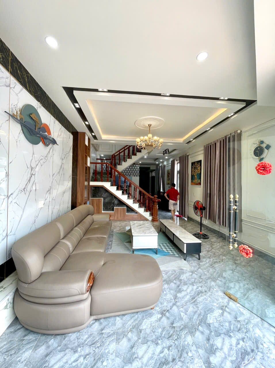 Cho thuê nhà góc 2 mặt tiền, 3 phòng ngủ, full nội thất tại Bình Chuẩn, Thuận An, Bình Dương