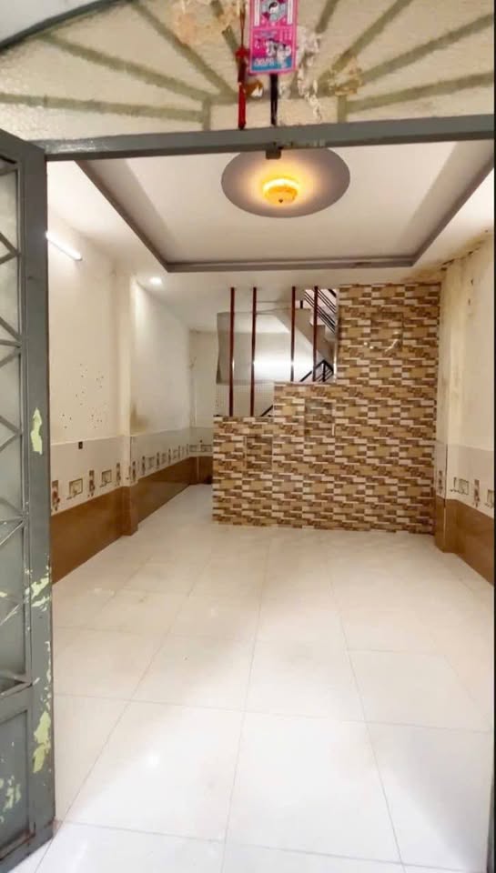 Nhà hẻm ba gác, 4x8.5m, khu dân cư yên tĩnh, chỉ 3.48 tỷ