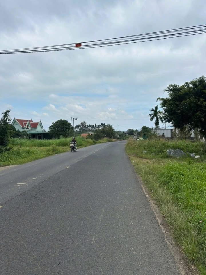 Đất Eaknop, EaSar, Đắk Lắk 9x51m, thổ cư 100m2, vị trí đắc địa, giá chỉ 1 tỷ