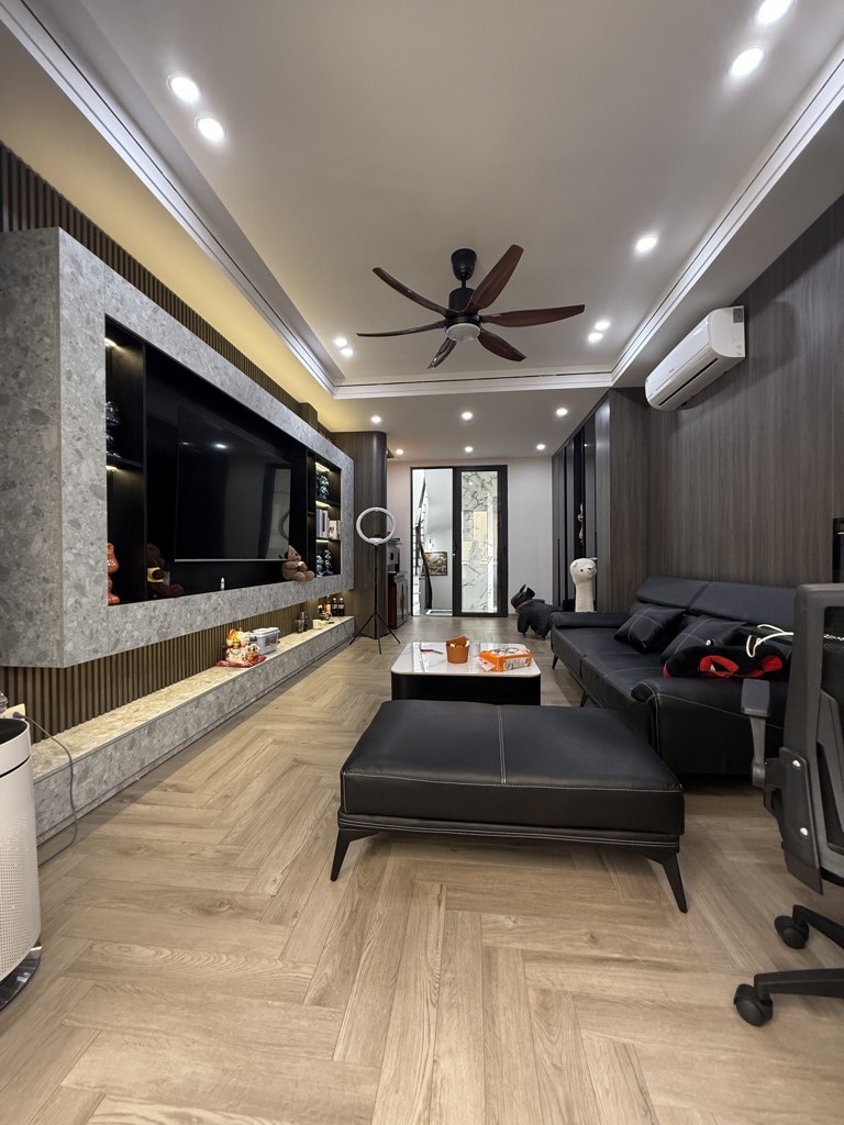 Nhà phân lô Tân Mai, Hoàng Mai, 5 tầng thang máy, nội thất sang trọng