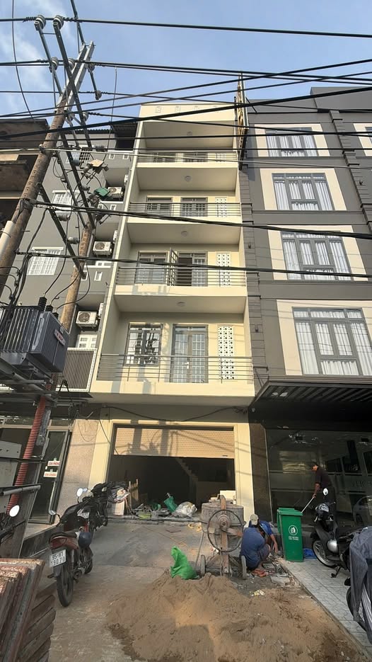 Nhà mặt tiền Võ Nguyên Giáp, Cần Thơ 5x20m, 5 tầng, giá 20 triệu/tháng, đảm bảo hết chỗ đứng