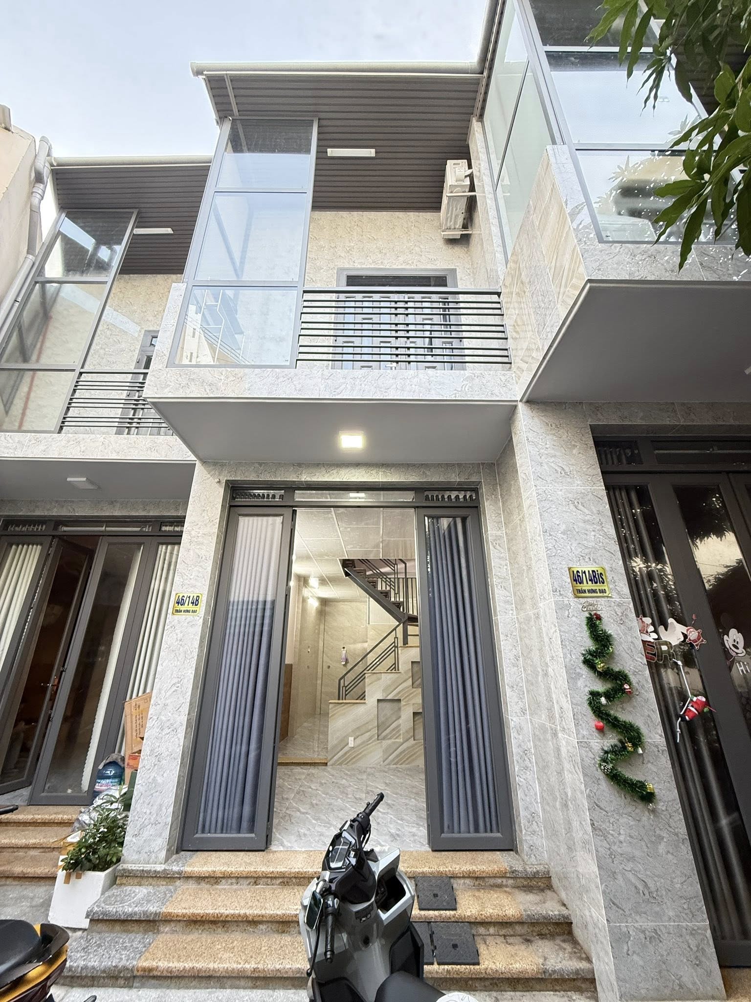 Cho thuê nhà trệt lầu mới xây có sân rào hẻm Trần Hưng Đạo, Ninh Kiều 6 triệu/tháng