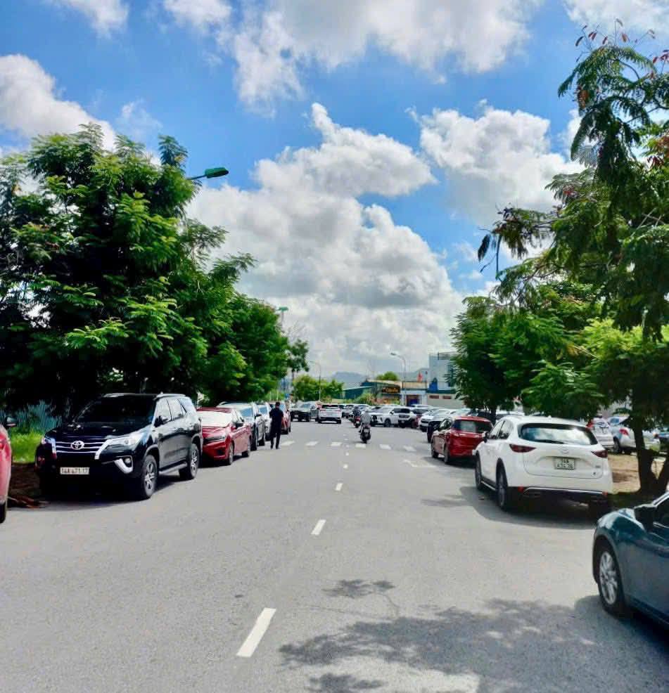 Nhỉnh 5 tỷ, nhà 135m2 mặt tiền 7,5m tại Nguyễn Viết Xuân, Quảng Ninh