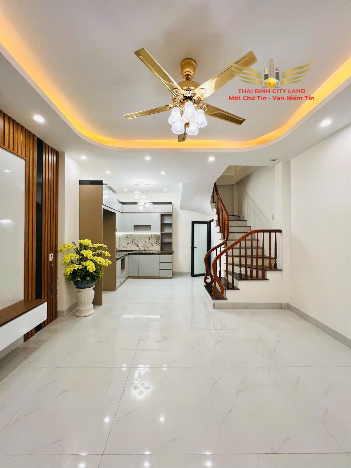 Nhà 3 tầng Thái Bình, gần công viên, ô tô đỗ cửa