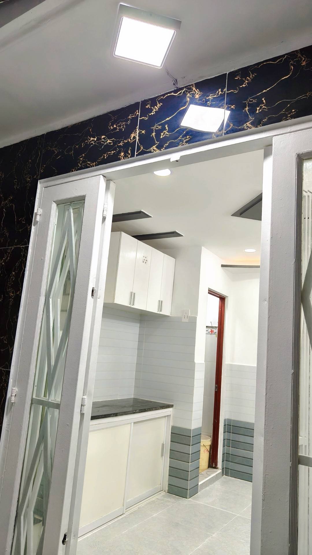 Bán nhà đường Hoàng Quốc Việt, Quận 7 - Xe tải quay đầu, 3.5x4m, 679 triệu