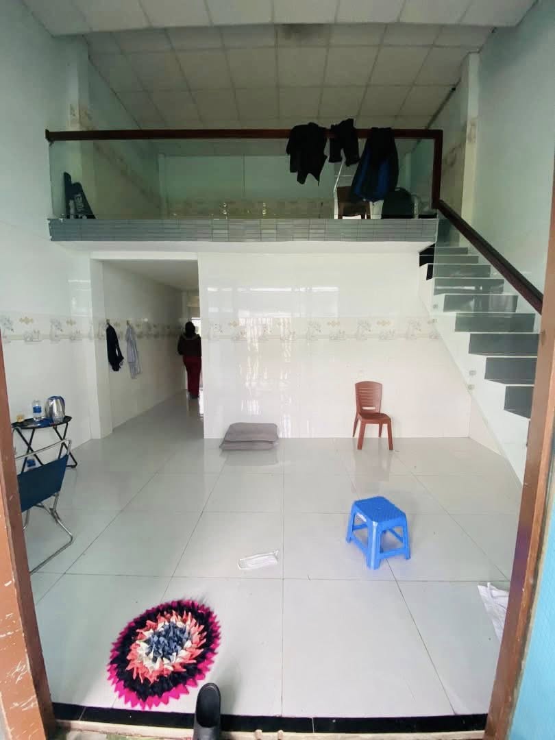 Nhà Đồng Xoài, 3 phòng ngủ, 100m2, 1,52 tỷ, xe hơi làm tổ tận sân