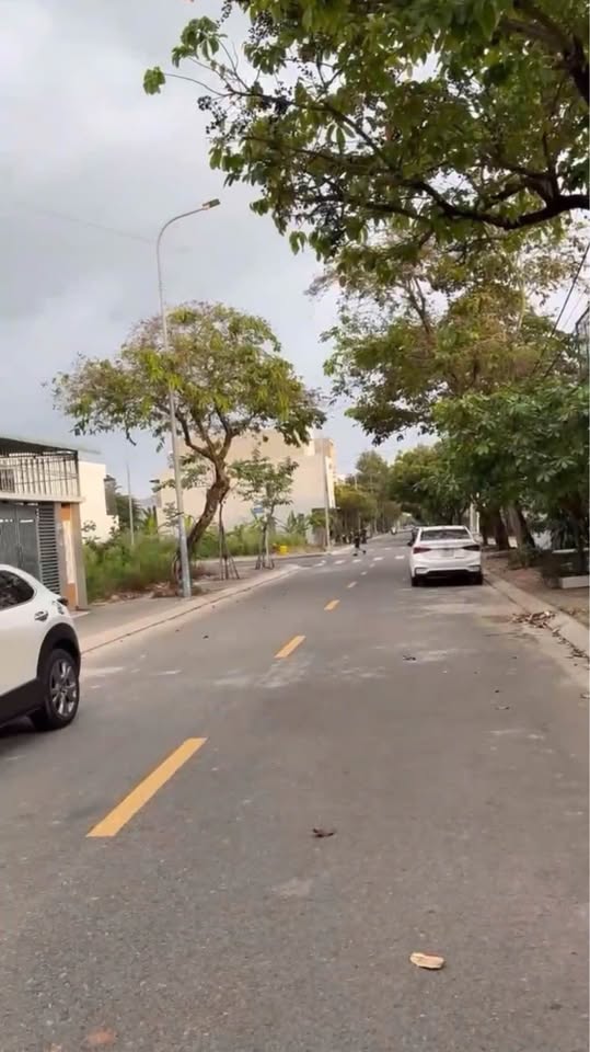 Bán nhà 1 trệt 1 lầu mái Thái đẹp mặt tiền đường Chu Văn An, phường Long Tâm, thành phố Bà Rịa