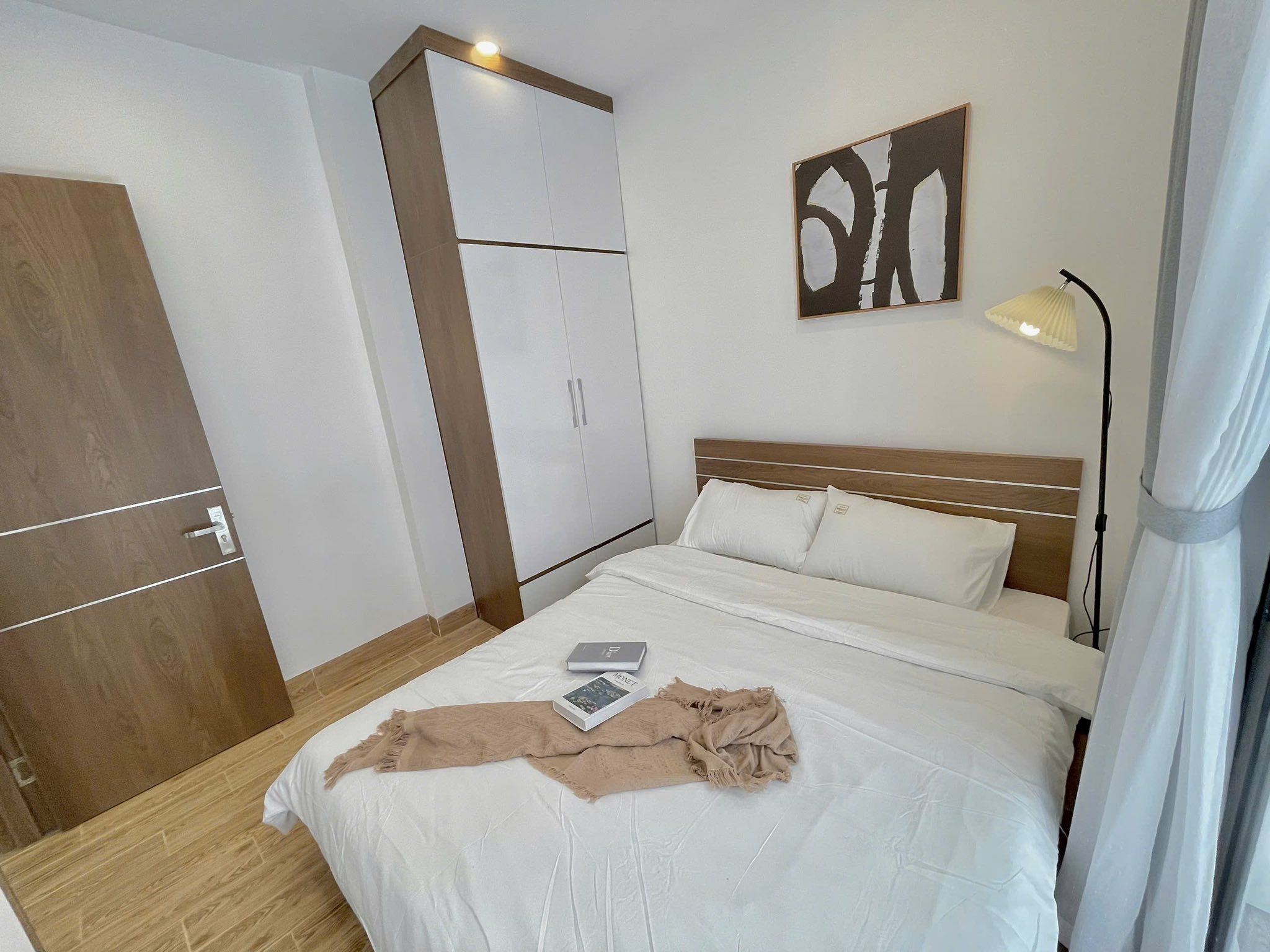 Căn hộ 1 ngủ 1 khách ngõ 29 Thụy Khuê, đủ đồ, thang máy, ban công, xách vali vào ở