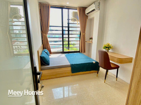 Căn hộ 2 ngủ 1 khách 50m2 tầng 8 Trung Kính, ô tô đỗ cửa, đầy đủ nội thất