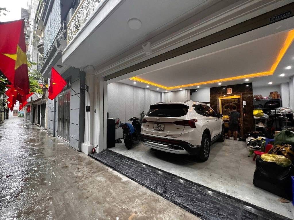 Bán nhà lô góc 6 tầng thang máy phố Hoàng Văn Thái, 55m2, gara 2 ô tô